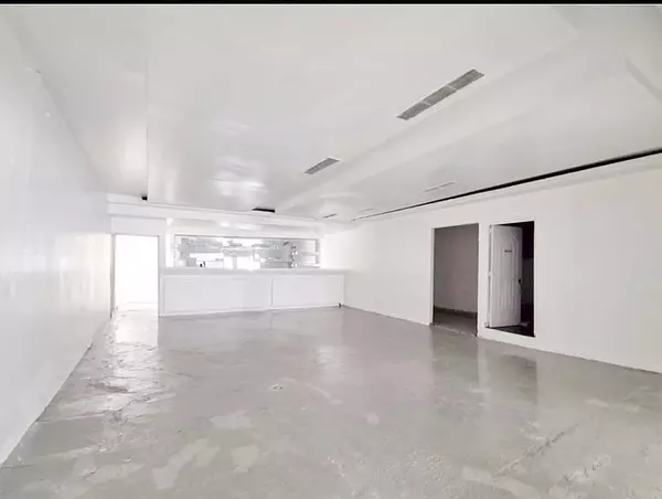 oficinas y locales comerciales - Local céntrico amplio 5
