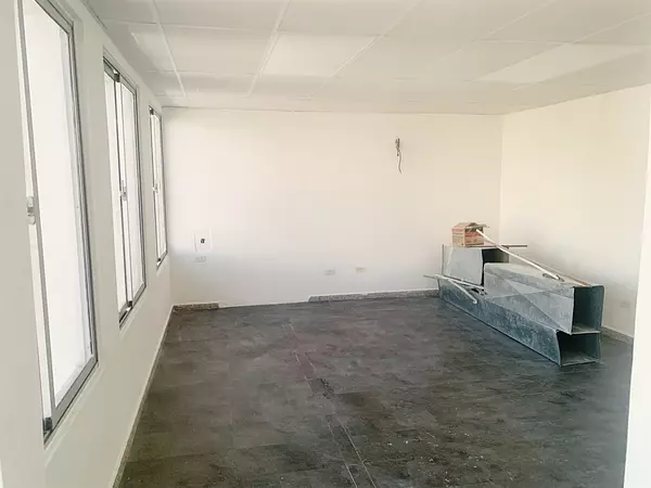 oficinas y locales comerciales - Local céntrico en el mirador  5