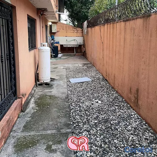 casas - SE ALQUILA CASA DE DOS NIVELES EN EL SECTOR ENSANCHE JULIETA  18