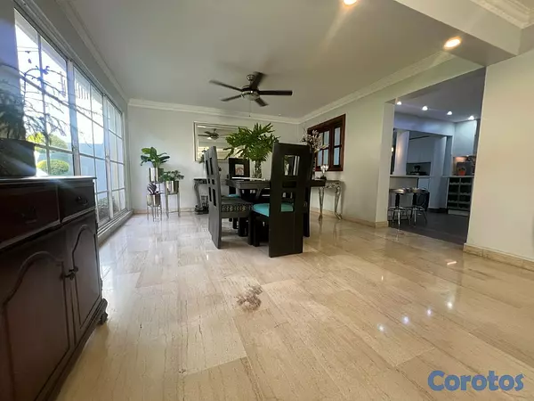 casas - Hermosa Casa en Venta en La Castellana – Santo Dom 7