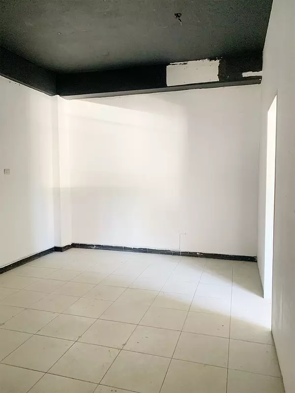 oficinas y locales comerciales - Local cerca a la churchill 2