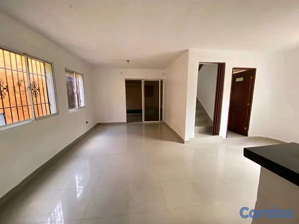 casas - Alquilo casa 2 niveles en autopista san Isidro, al lado de la Sirena  12