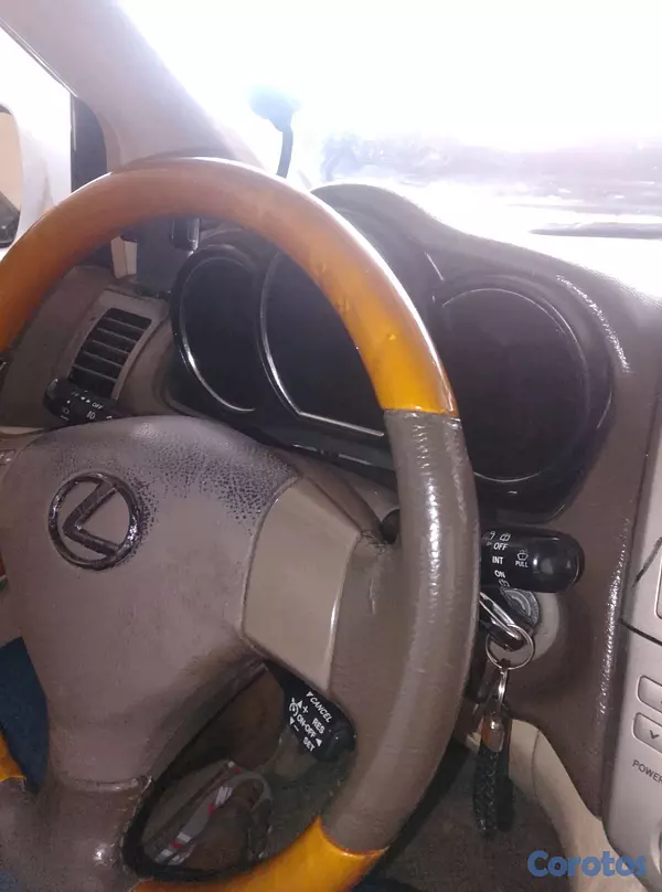 jeepetas y camionetas - Oportunidad Lexus RX 330 en excelentes condiciones  9