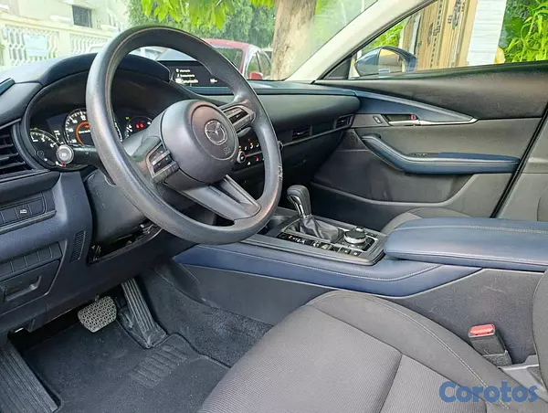 otros vehiculos - Se vende Jeepeta Mazda cx30  5