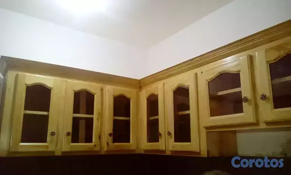 cocina - Gabinetes de cocina en madera color natural  1