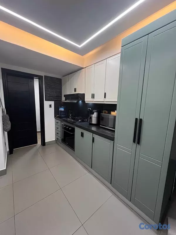 apartamentos - vendo avenida independencia tercer nivel tres habitaciones 2.5 baños dos parqueo 13