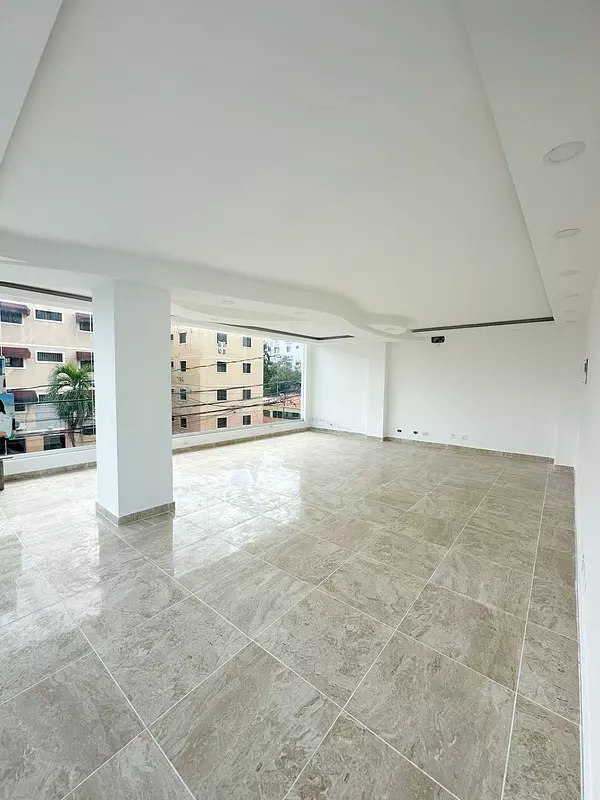 oficinas y locales comerciales - Local céntrico en el Millon 2