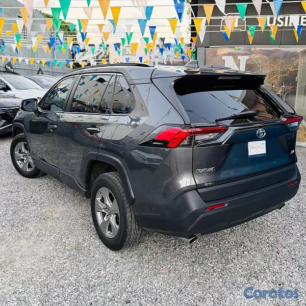 jeepetas y camionetas - TOYOTA RAV4 XLE 2022 5