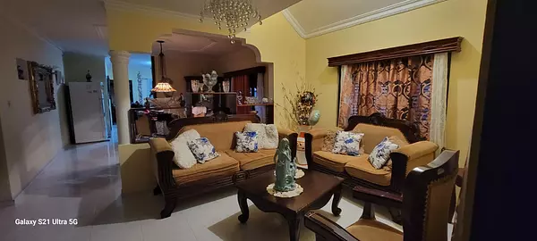 casas - Vendo casa de dos niveles en Villas Claudia  2