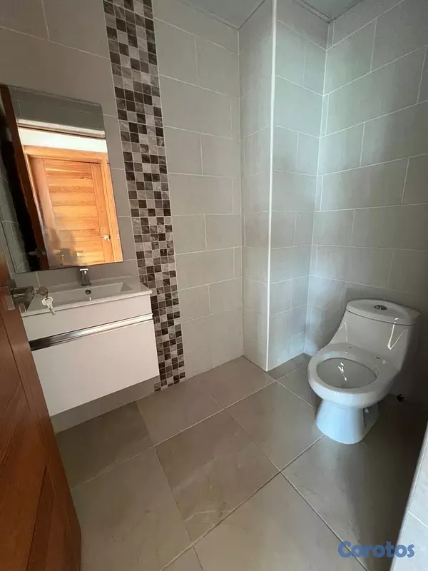 apartamentos - vedo renacimiento amplio tres habitaciones con baño dos parqueos lineales balcón 4