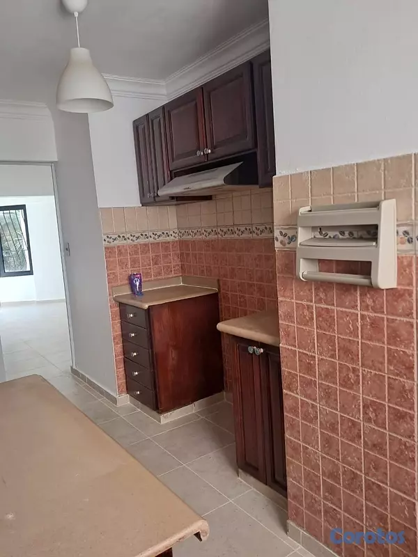 apartamentos - Alquilo atractivo apartamento Evaristo Morales, 2h, lugar céntrico  3