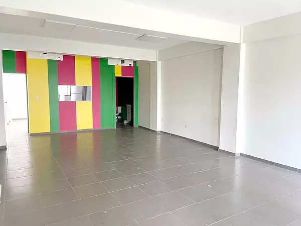 oficinas y locales comerciales - local céntrico en Naco  2
