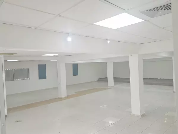 oficinas y locales comerciales - Local céntrico en Evaristo  7