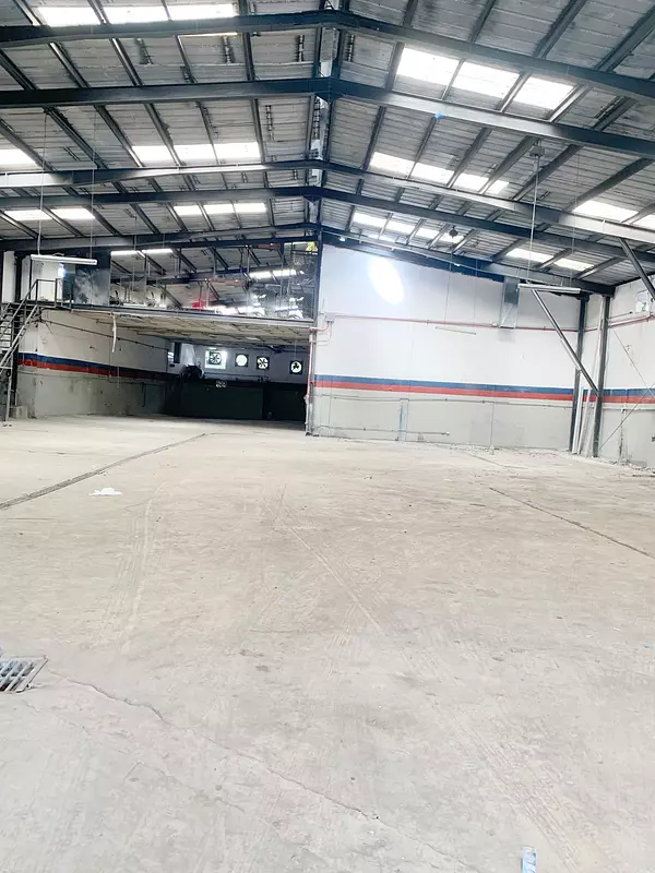 oficinas y locales comerciales - nave en venta en el Quisqueya  9