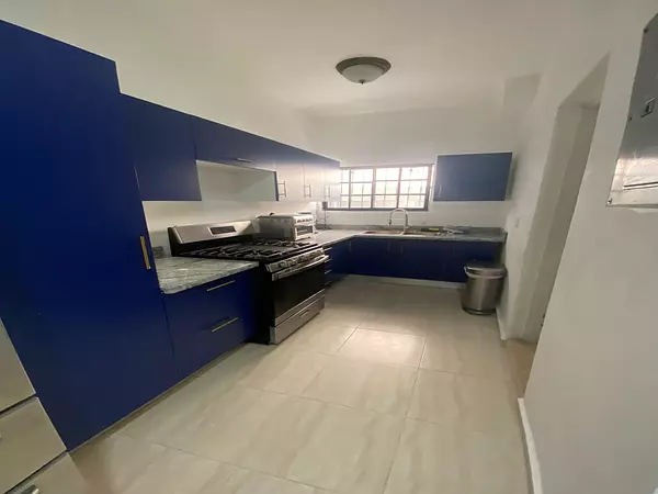 apartamentos - Alquiler apartamento finamiente Amueblado de 170M2-Bella Vista 4