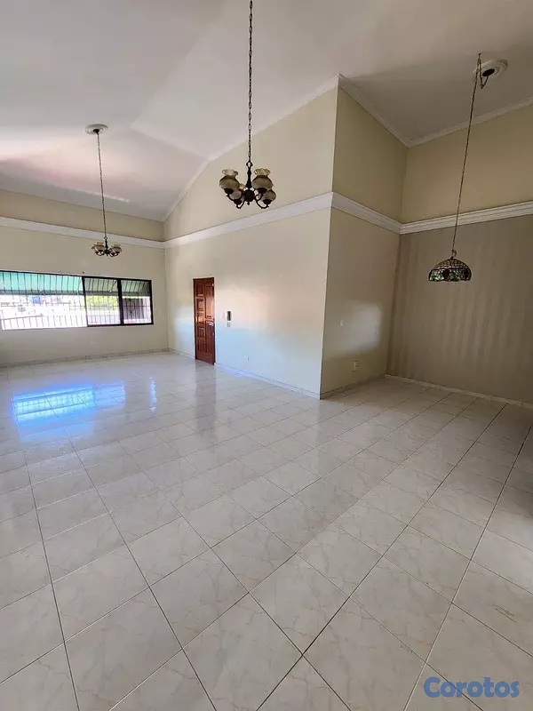 apartamentos - vendo avenida independencia klm 6 y medio próximo a la Núñez tres hab dos baño  3