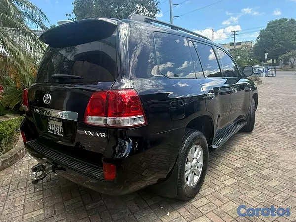 jeepetas y camionetas - Toyota land cruicer vxr 2011 3