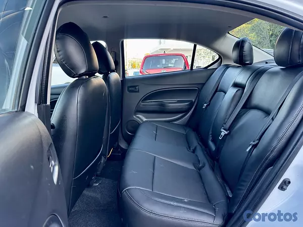 carros - Mitsubishi Mirage G4 2021
 9