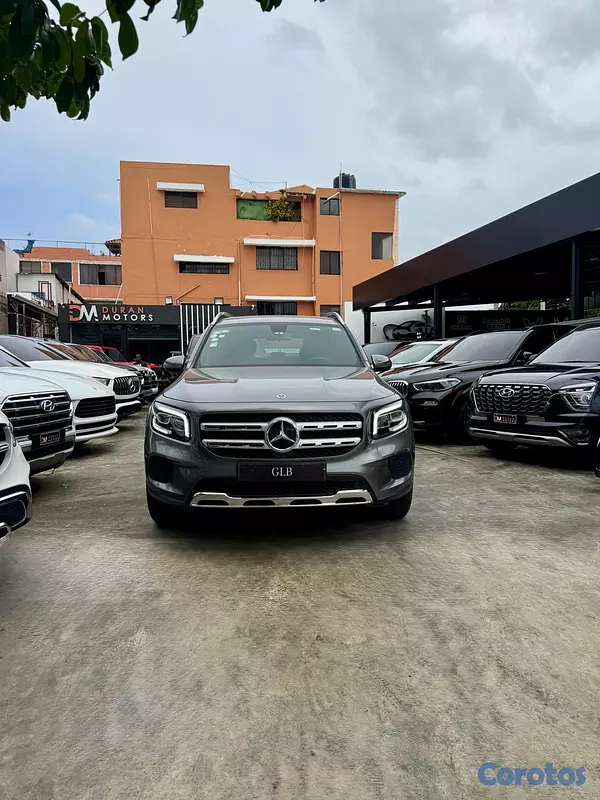 jeepetas y camionetas - Mercedes Benz GLB-200 2020 2