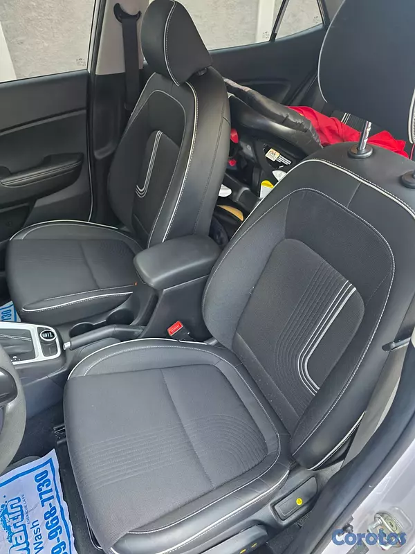 jeepetas y camionetas - Hyundai Venue 2024 - Solo 10,930 km - Único Dueño  4