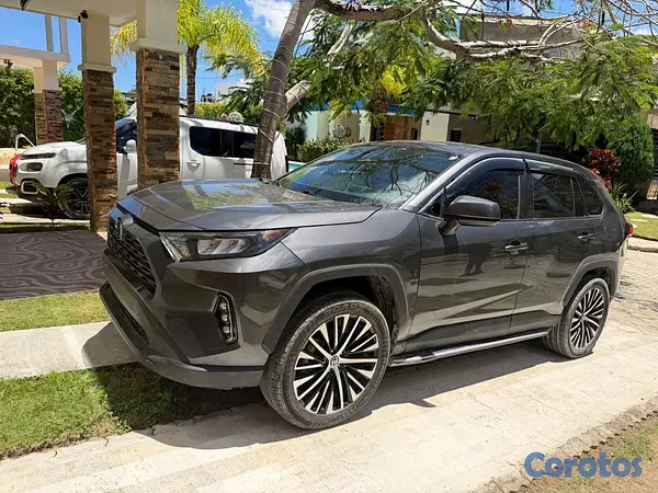jeepetas y camionetas - Toyota rav4 2022 6