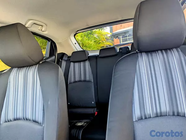 carros - Mazda 2 2020 2