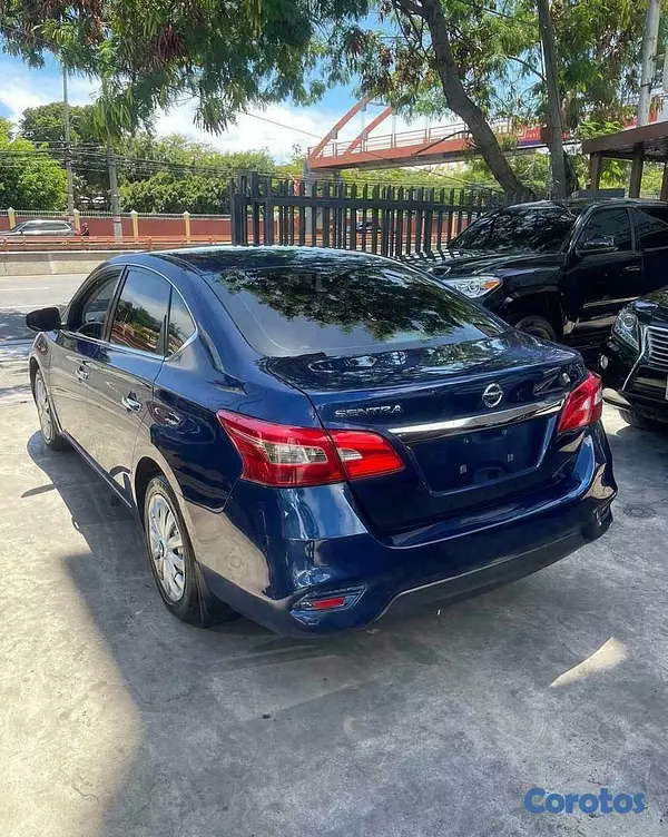 carros - NISSAN SENTRA SE 2018 4