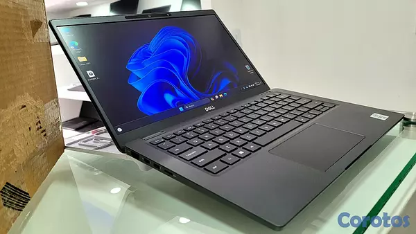 computadoras y laptops - Dell Touch Slim 13.3 Core i7 10th Gen Ram 8gb ddr4 Disco 1tb Solido Clear 1