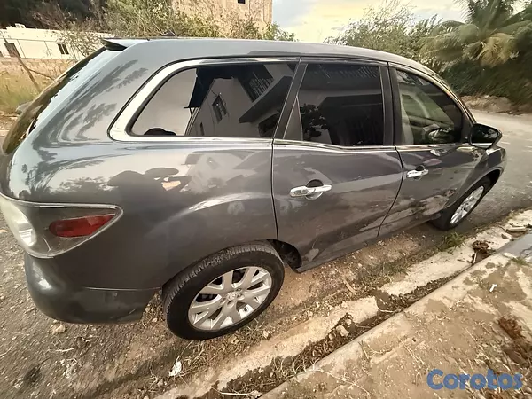 jeepetas y camionetas - la vendo no tengo donde tenerla recién pintada no chocada  4