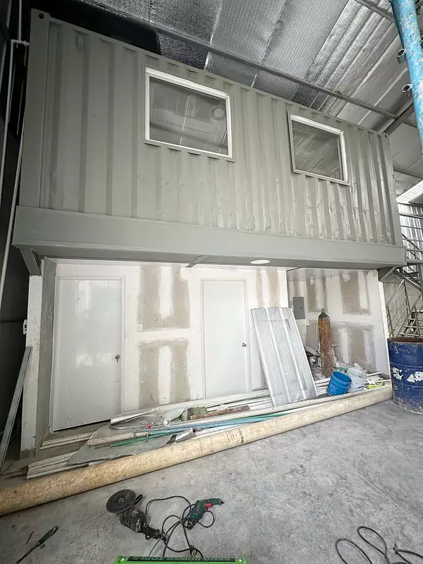 oficinas y locales comerciales - Nave céntrica en la Fe  5