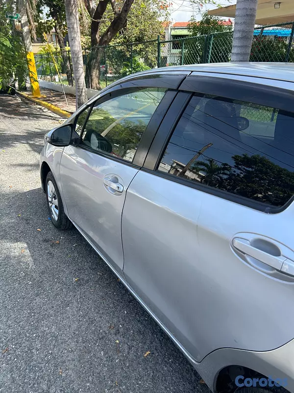 carros - Toyota vitz 2013 4 cilindros 5