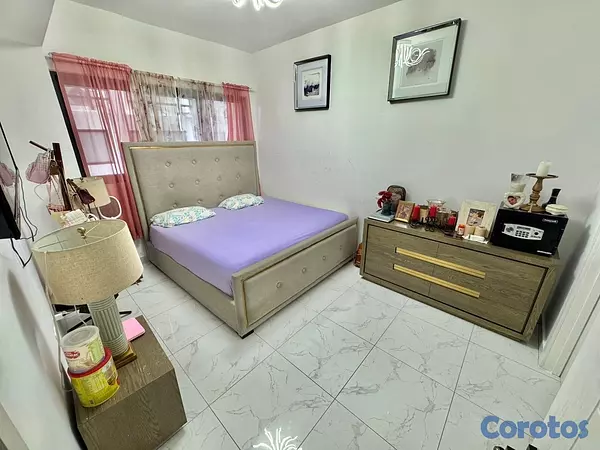 apartamentos - vendo Evaristo Morales tercer nivel tres habitaciones 2.5 baños dos parqueo  9