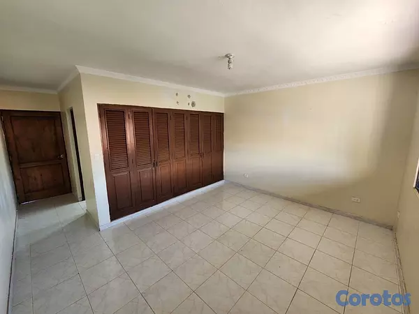 apartamentos - vendo avenida independencia klm 6 y medio próximo a la Núñez tres hab dos baño  4