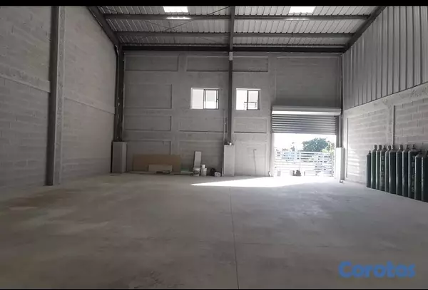 oficinas y locales comerciales - En Alquiler Nave Comercial 2