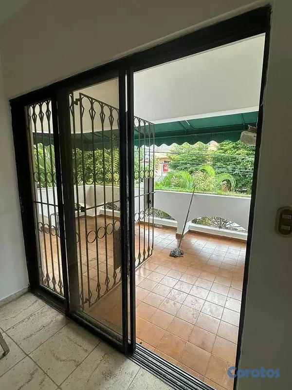 casas - Venta de Casa en Los Cacicazgos duplex 4