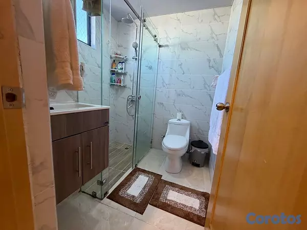 apartamentos - vendo independencia urbanización tropical pis 3 con dos habitaciones dos baños  17