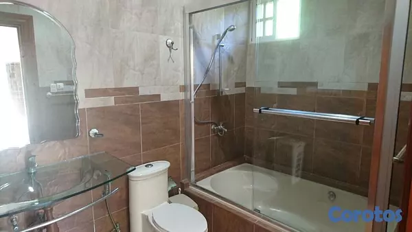 casas vacacionales y villas - Se vende majestuosa villa ubicada en Metro Country Club, Juan Dolio  5