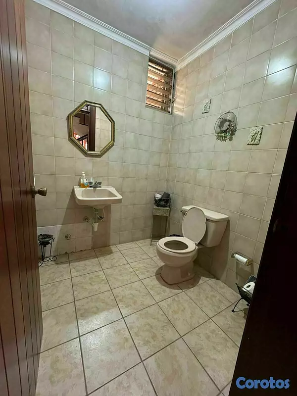 casas - ALQUILO Casa Ideal Para Negocio En Arroyo Hondo 2do DE 3 Niveles
CODIGO: PD449 9
