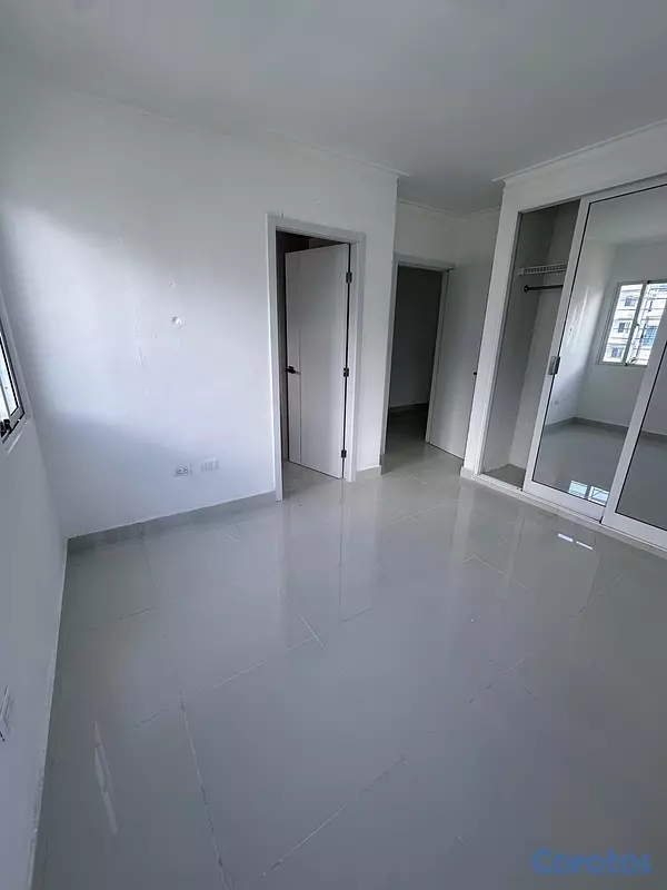 apartamentos - Apartamento en alquiler 3er piso. Res. Las Cayenas, etapa 9. RD$23,000  10