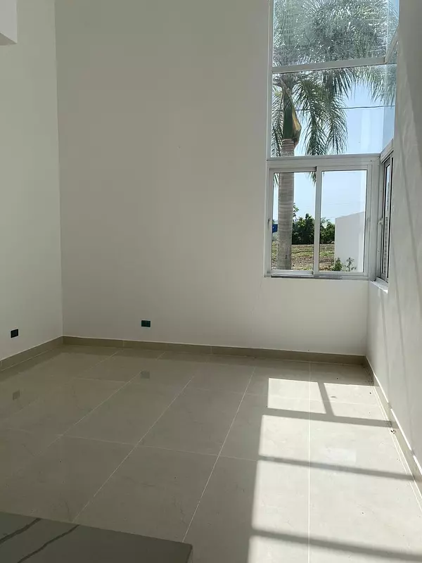 casas - Hermosa Casa de 2 Niveles en Proyecto Cerrado, Llanos de Gurabo  6