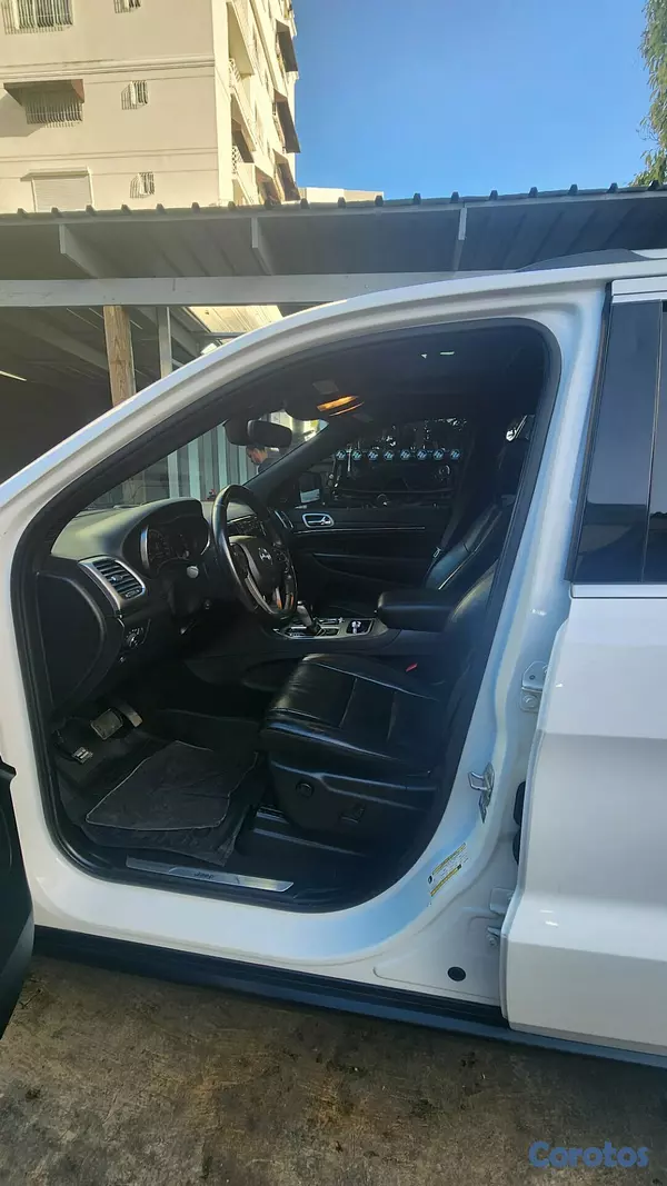 jeepetas y camionetas - Jeep Grand Cherokee Limited 2021 6