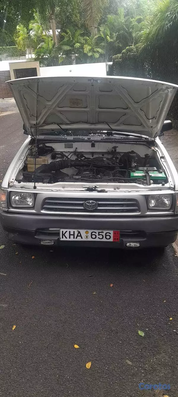 jeepetas y camionetas - TOYOTA HILUX 99, LA MAS NUEVA 5