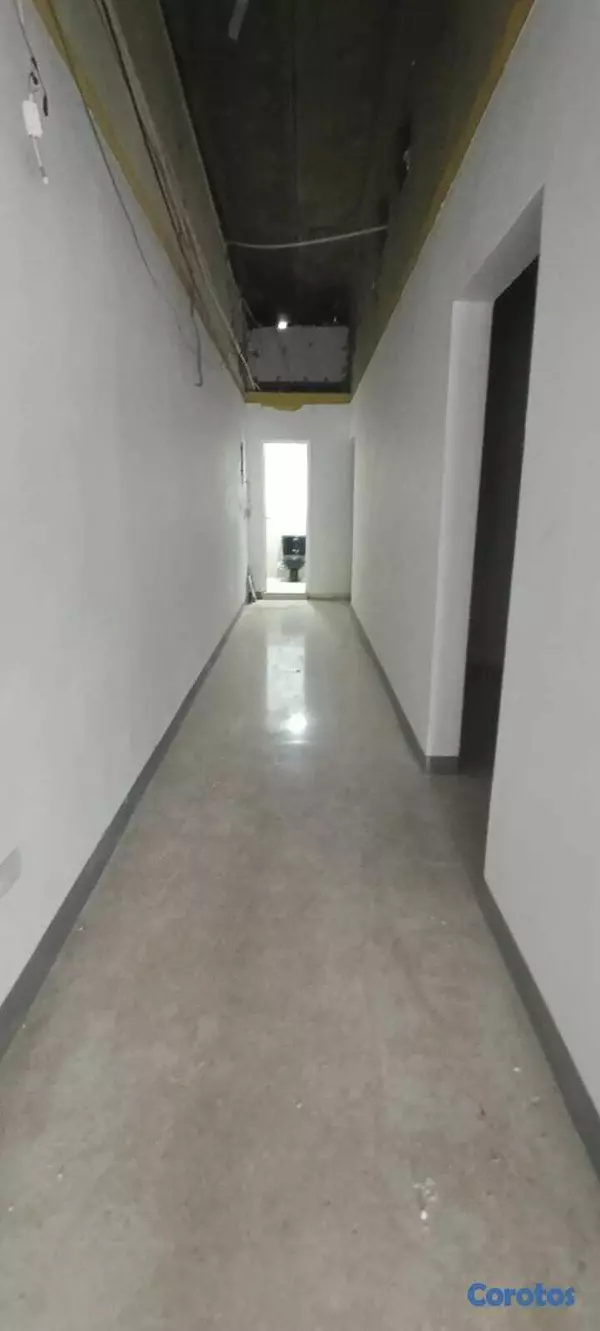 oficinas y locales comerciales - LOCAL COMERCIAL RÓMULO 130 MTS EXCELENTE PUNTO CUALQUIER TIPO DE NEGOCIO 3