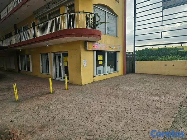 oficinas y locales comerciales - Alquier local comercial en la Jacobo Majluta 4
