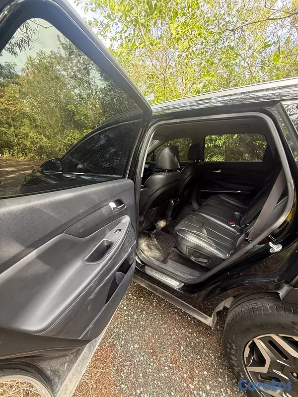 jeepetas y camionetas - Hyundai Santa Fe en excelente estado  10
