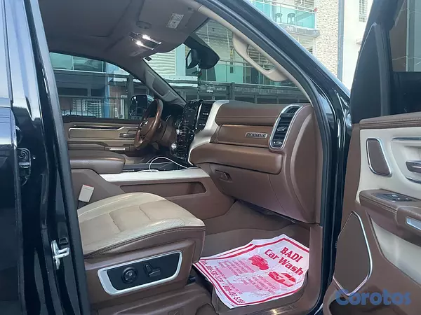 jeepetas y camionetas - vendo RAM 1500 LARAMIE 9
