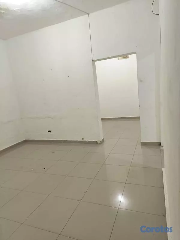 oficinas y locales comerciales - Local en Alquiler 250mt2 en PRIMER NIVEL en La Jul 6