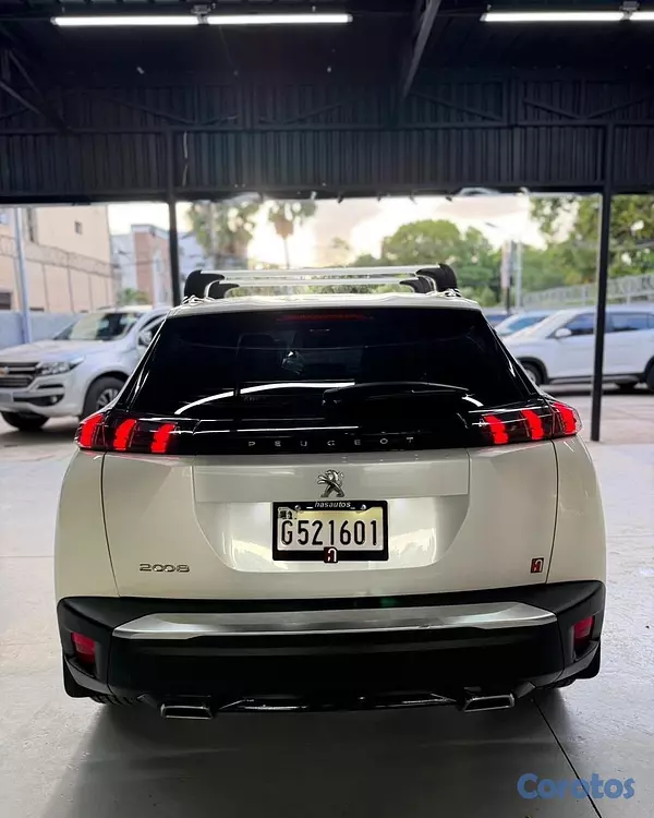 jeepetas y camionetas - Vendo peugeot 2008 año 2021 6
