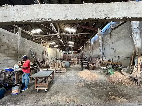 oficinas y locales comerciales - Nave industrial en Herrera 3
