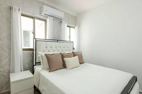 apartamentos - TERCER PISO AMUEBLADO, FRENTE AL CORAL MALL (ALTAGRACIA), AUTOPISTA DE SAN ISIDR 10